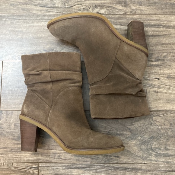 Vince Camuto Parka Taupe Suede Heeled Boot size 9.5 M - Picture 4 of 9